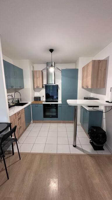 Appartement A Fleury-Merogis Proche De Paris Exterior photo